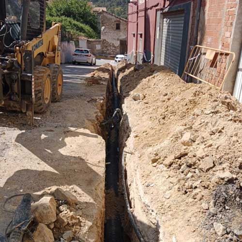 Excartes maquinaria realización zanjas urbanas